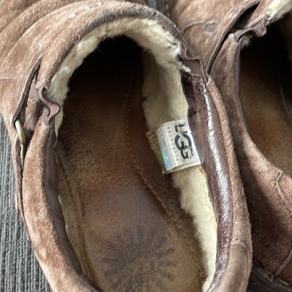 Women’s UGG size 8 slip on shoes. Super comfy with great support! - Picture 2 of 6